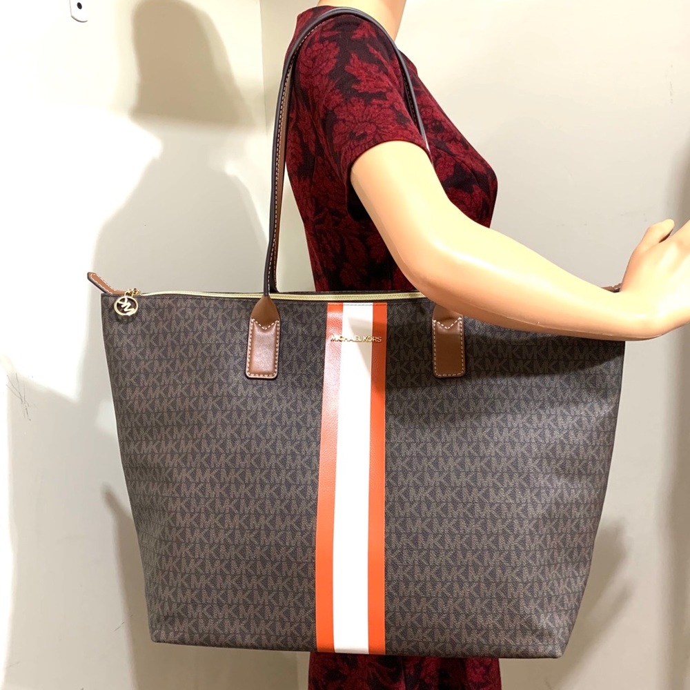 MICHAEL KORS TRAVEL LG TZ CARRYALL TOTE/ Brown